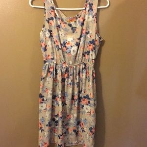 Floral dress, never worn, tags on!